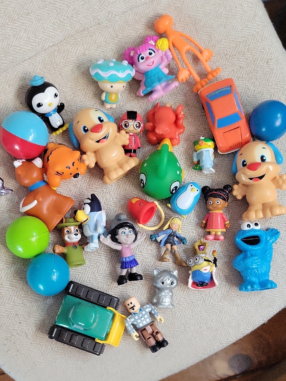 Mixed Preschool AKids Toys Assorted Colorful Figures - Blue, Green, Orange, Pink